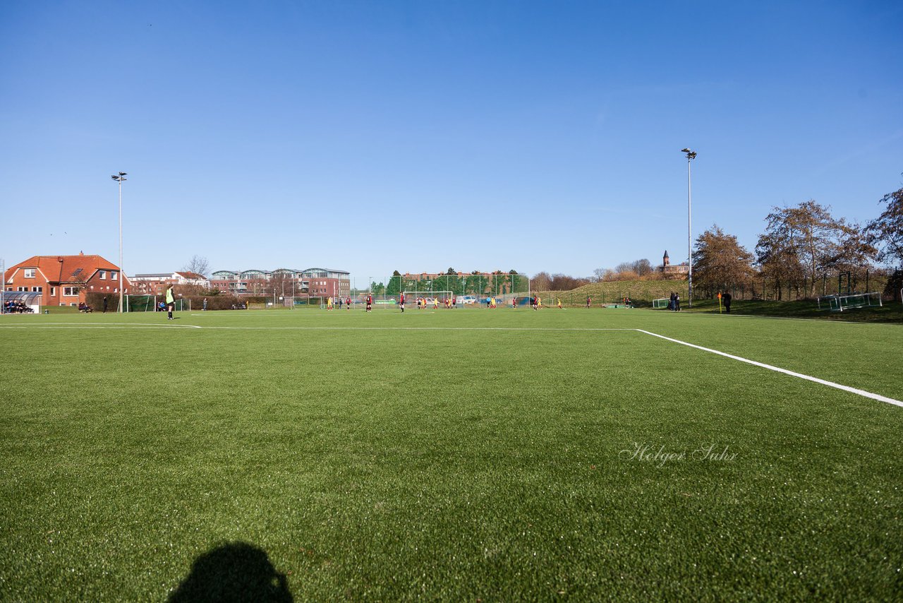 Bild 200 - B-Juniorinnen SG Weststeinburg/Bei - SV Fisia 03 : Ergebnis: 1:2